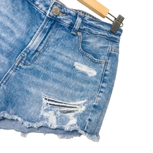 AMERICAN EAGLE Mid Rise Tomgirl Shorty Denim Distressed Shorts Size 2 - Picture 2 of 8